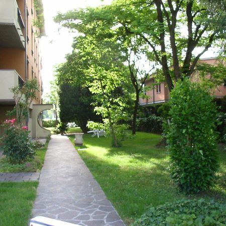 Viamilano25 Bed and Breakfast Mirandola Exteriör bild